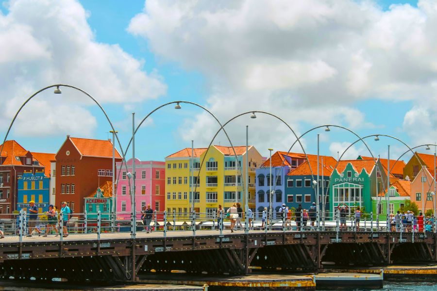 Make the Most of Your Short Trip in Curaçao with a One-Day Car Rental