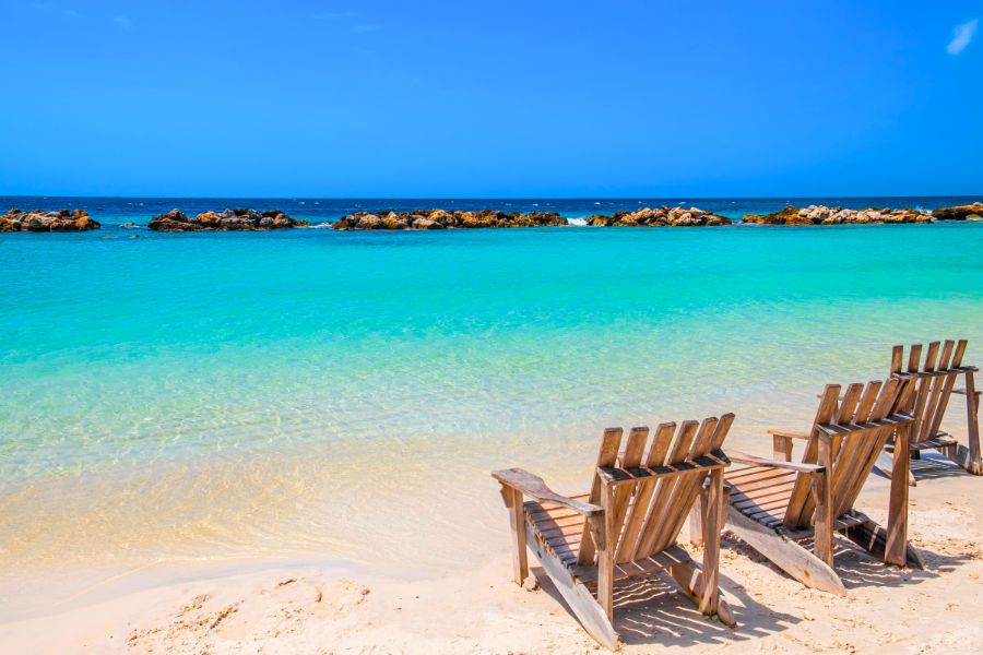 7 Exclusive Beach Clubs in Curaçao That Demand a Premium Arrival
