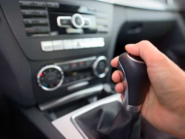 Confidently Drive in Curaçao by Choosing Manual or Automatic Cars